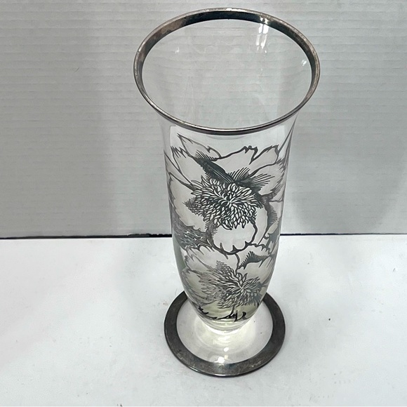 Sterling Silver Embossed Wedding Vase by: Silver City-Flanders Pattern - Picture 5 of 5